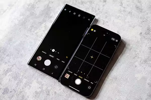 iPhone vs Samsung Camera