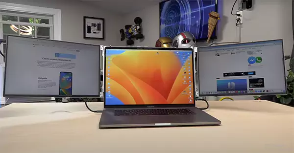 Laptop with Multiple Screens