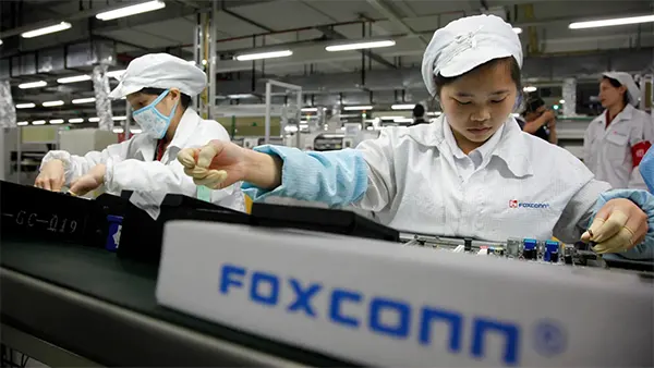 iPhone-assembly-plant