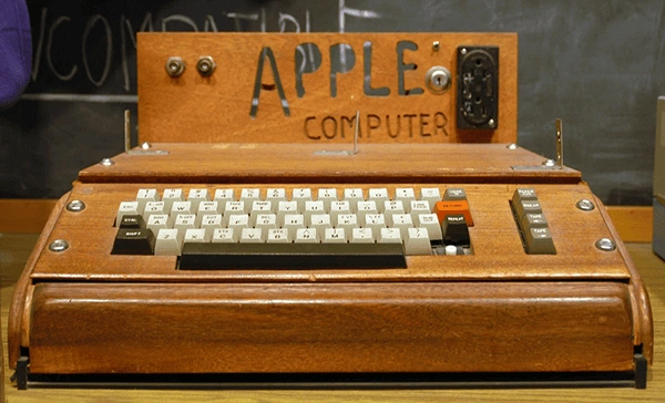 Apple-1 Computer (1976)