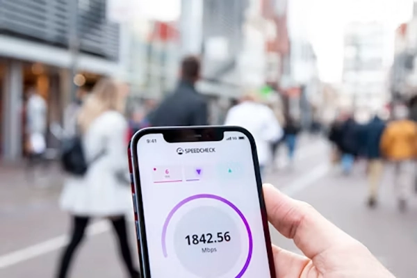 Ways to Monitor and Reduce Mobile Data Usage While Roaming